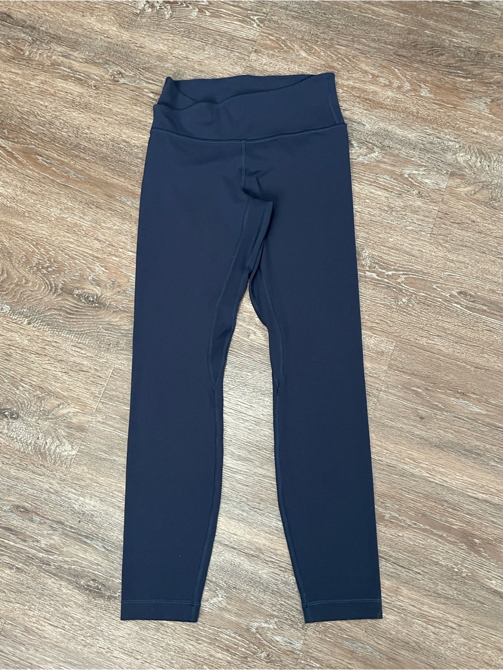 Like New Lululemon Blue Twill/Navy Set. Size 4 - Picture 5 of 11
